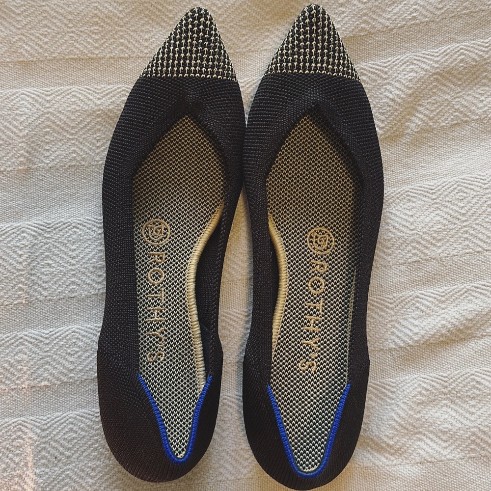 Rothy’s Pointed Toe Navy Blue Gold Cream Tan Textured Ballet Flat size 7